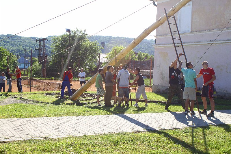 Stavanie maja (24).JPG